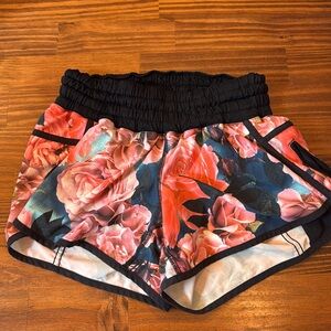 Lululemon Floral Tracker Shorts Sz 6